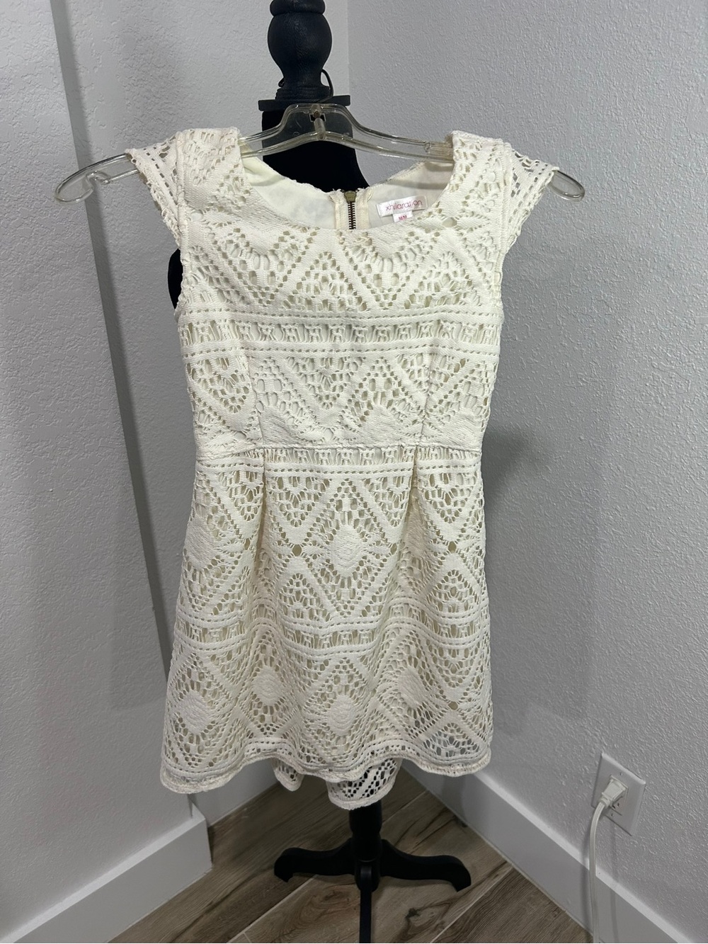 Xhilaration White Lace Crochet Girls Formal Dress